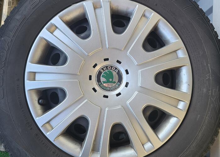 Grajewo ogłoszenia: Sprzedam 4 opony z felgami i kołpakami oryginalnymi do skody opony...